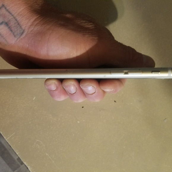 IPhone 6splus - Picture 2 of 4